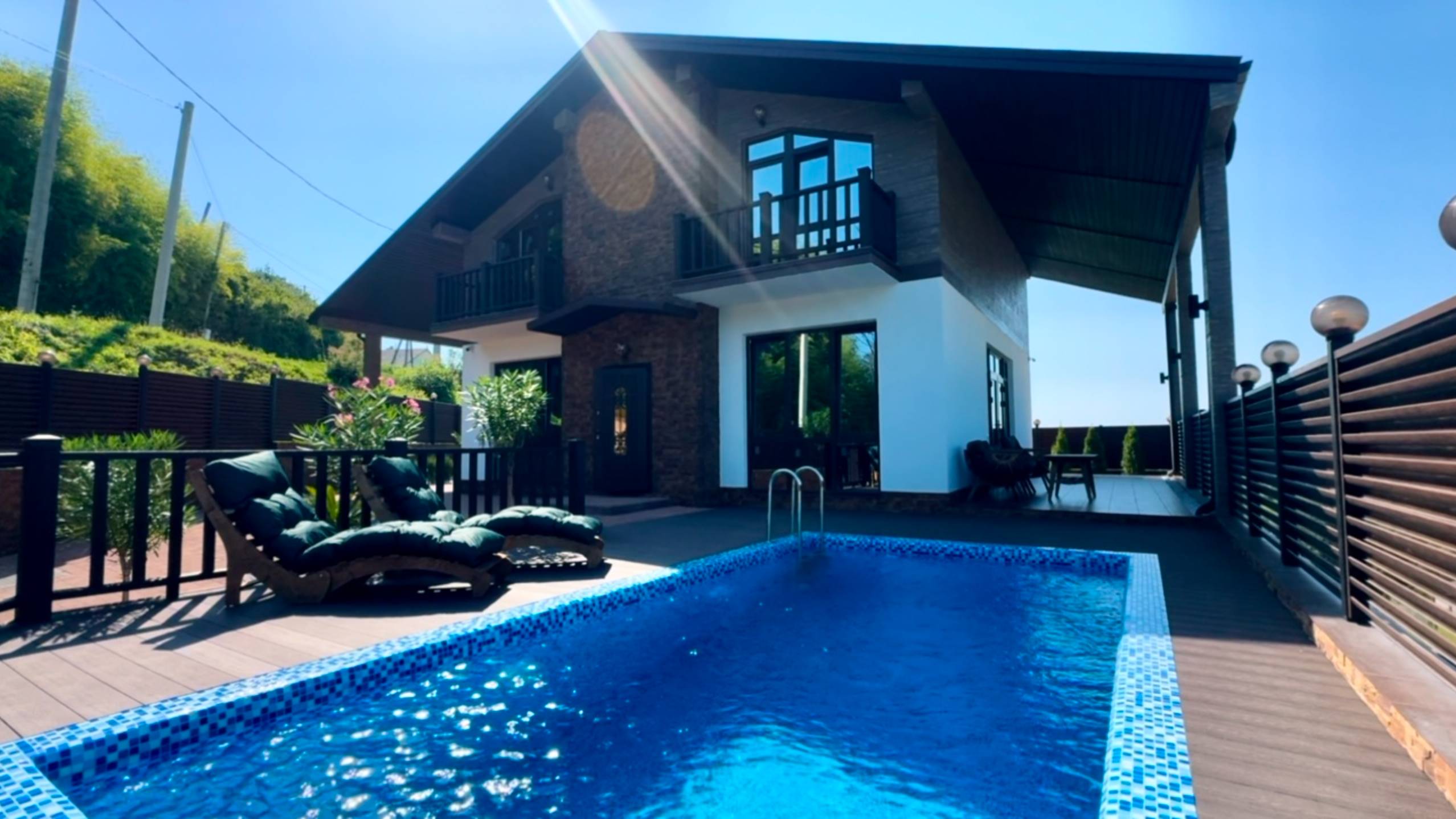 Многие предпочитают покупать именно такие дома в Сочи и я их понимаю