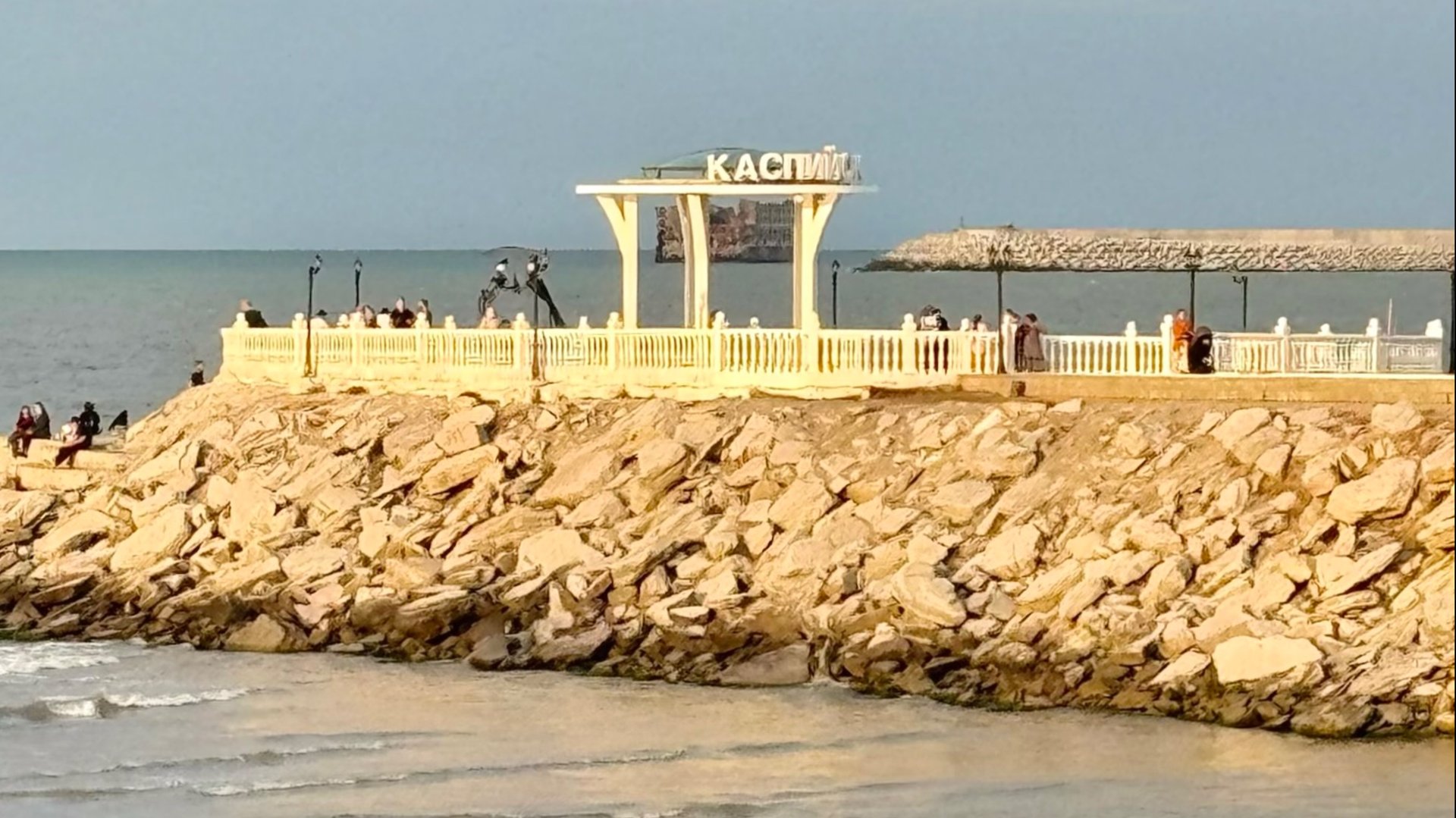 Мой пляжный отдых в Каспийске. Нюхаю майские розы. смотреть онлайн