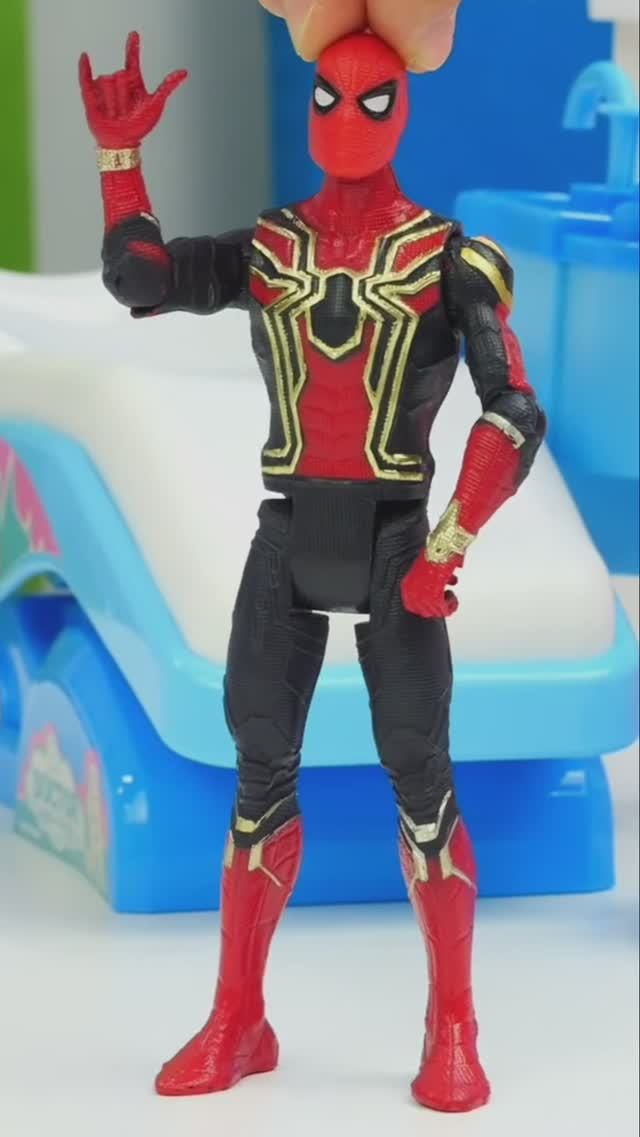 Человек-паук в беде! 😱 Мегаклиника спешит на помощь 🚑 #весело #человекпаук #игрушкидлядетей смотреть онлайн