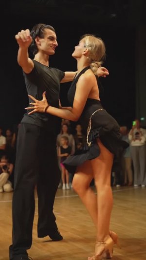 ЗАЦЕПИЛА ПАЦАНА, А САМА НЕ ПАРИТСЯ - VAVAN - Полина ДУБЕЙКО и Руслан АДАЕВ