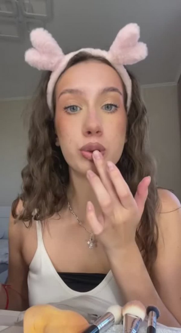 ДЕЛАЮ ЛЕГКИЙ МАКИЯЖ И БОЛТАЮ С ВАМИ