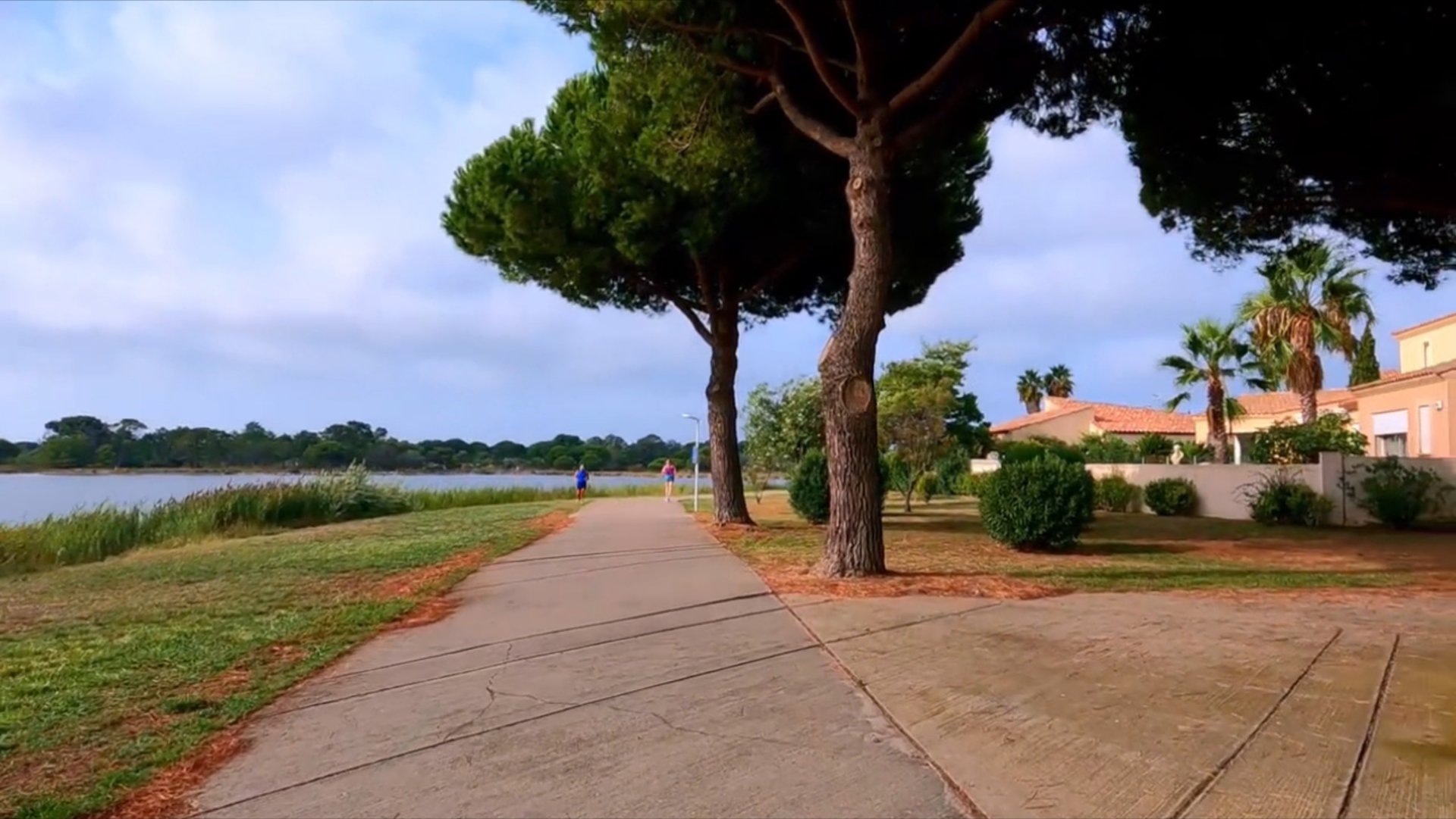 Прогулка по Франции смотреть онлайн