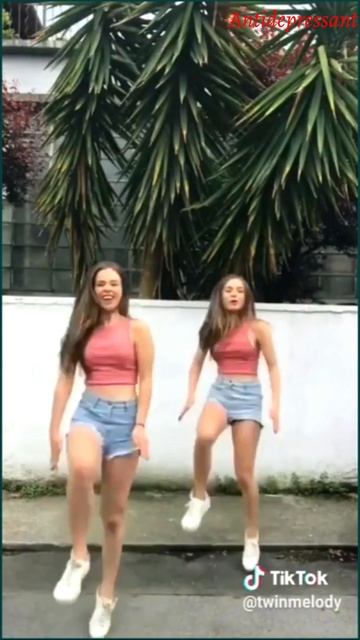 Лучшие приколы с близняшками 😀👍 #10