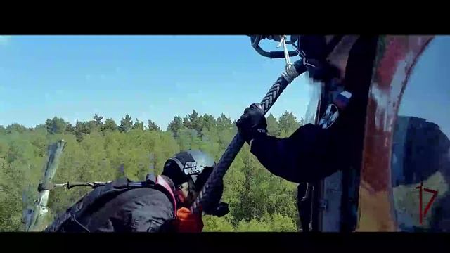 Отработка беспарашютной высадки с вертолета бойцами СОБРа