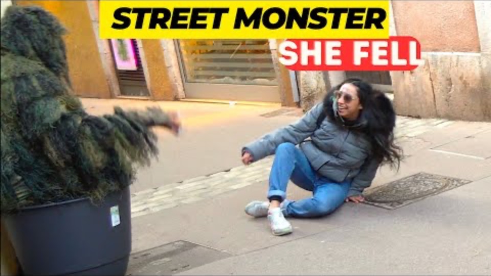 Epic Bushman Prank with a (Real-Life Monster Creature!) смотреть онлайн