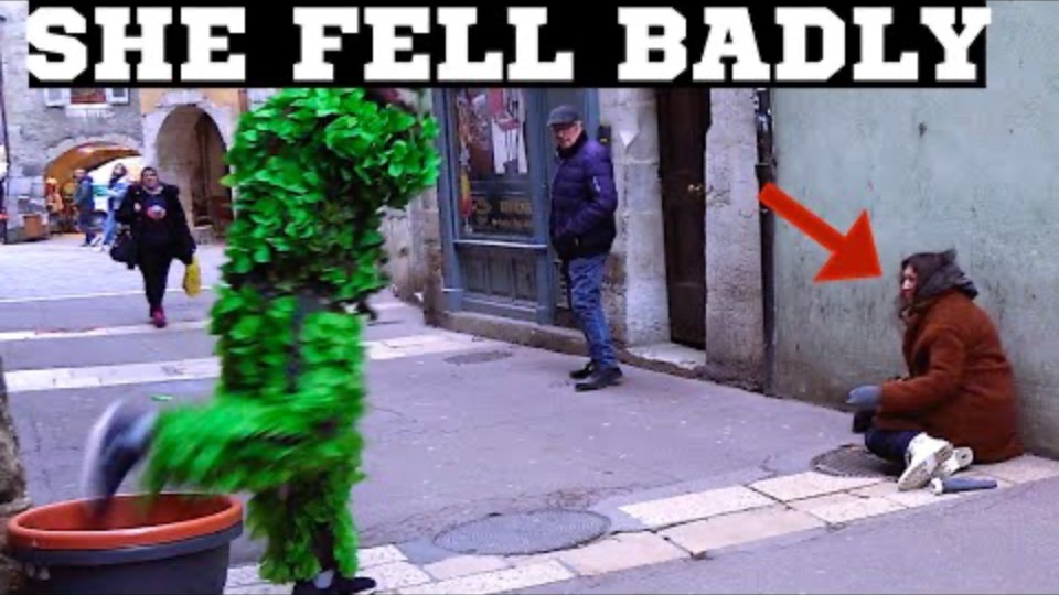 BUSHMAN PRANK GONE WRONG. (SHE FELL DOWN) THIS IS CRAZY смотреть онлайн