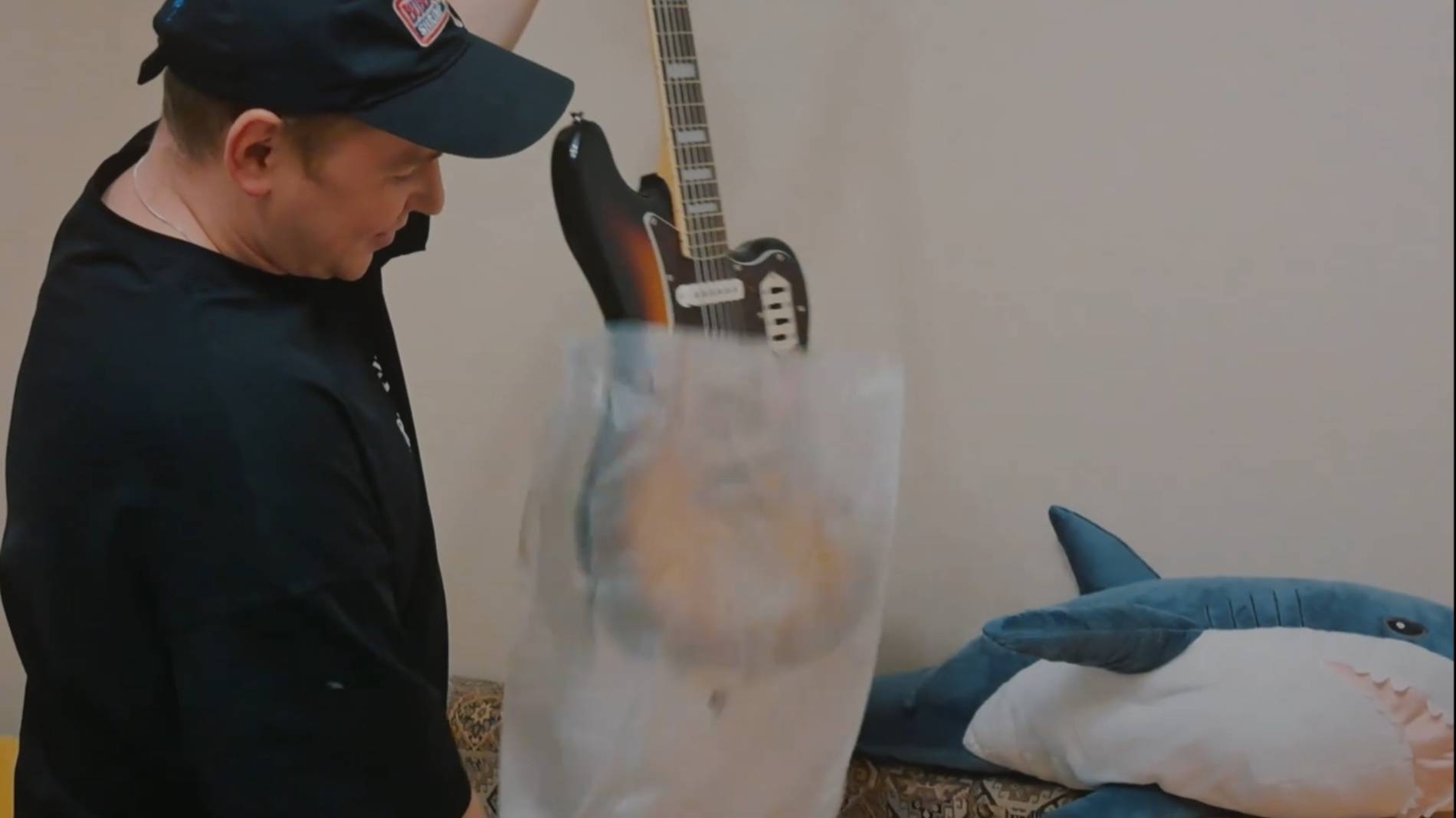 Fender Squier Classic Vibe Bass VI Sunberst, Распаковка смотреть онлайн