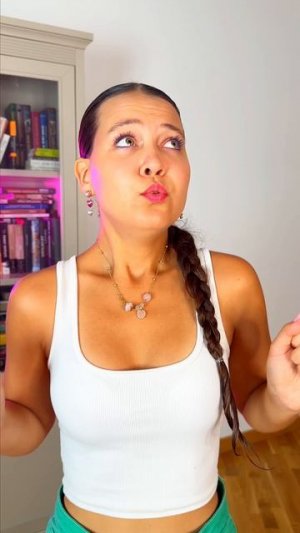 АРИАНА ВЗВЕШИВАЕТСЯ