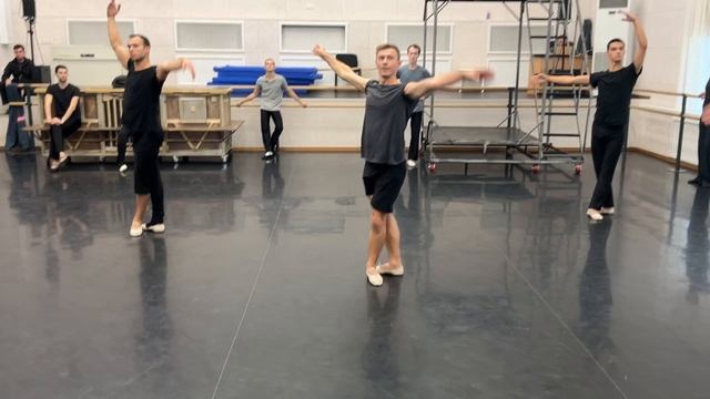 ТАНДЮ НА СЕРЕДИНЕ ВТОРЫЕ смотреть онлайн