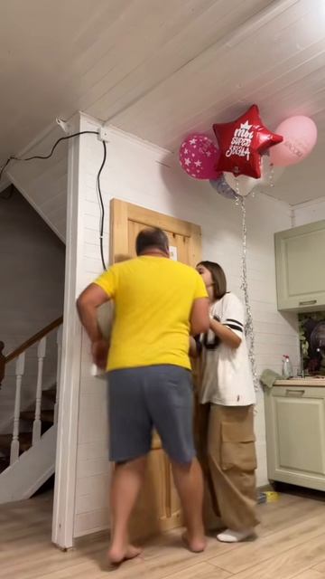 Еле забрал свою же дверь. смотреть онлайн