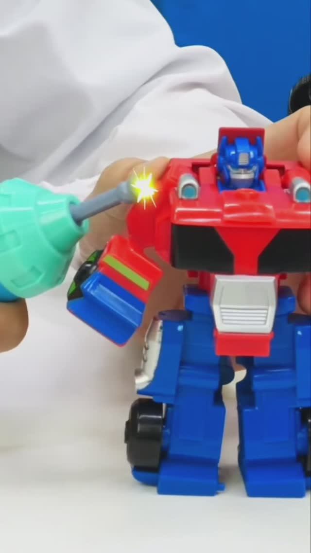 Трансформеры: Медосмотр, ремонт и крутой массаж! 🤖🚑 #весело #трансформеры #игрушкидлядетей смотреть онлайн
