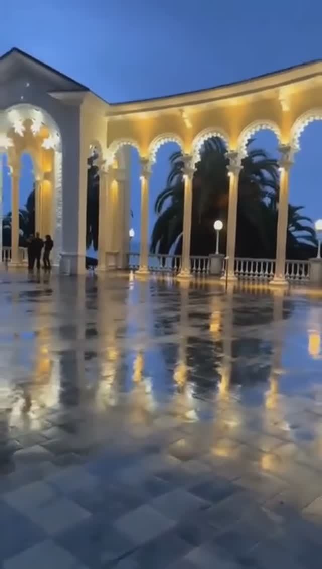 Абхазия, обстановка сегодня вечером у Гагрской колоннады (9 октября, ОСЕНЬ-2025) смотреть онлайн