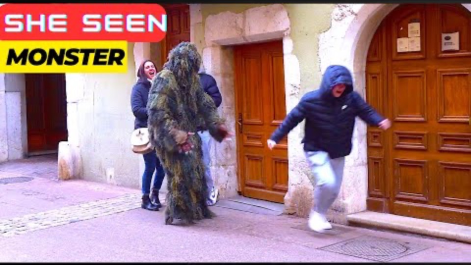 BEST VIDEO TOP REACTIONS BUSHMAN PRANK. NOT FUNNY BUT AMAZING FUN смотреть онлайн