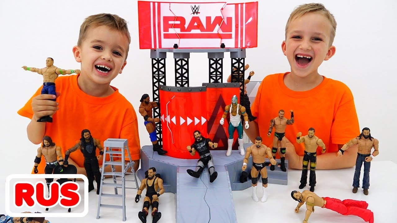 Дети играют с игрушками WWE! Видео от Влада и Ники! смотреть онлайн