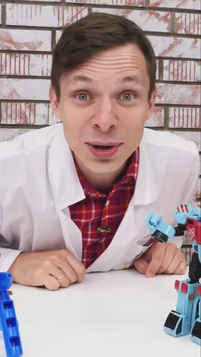 Оптимус и тайна гидравлической системы!🚗🤖🔧 ЧТО СЛУЧИЛОСЬ? #Оптимус #трансформеры #игрушкидлядетей смотреть онлайн