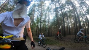 По лесу с портерами GH010383