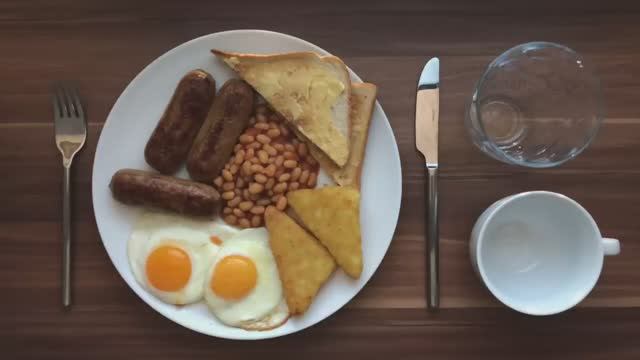 A Not-So-English Breakfast смотреть онлайн