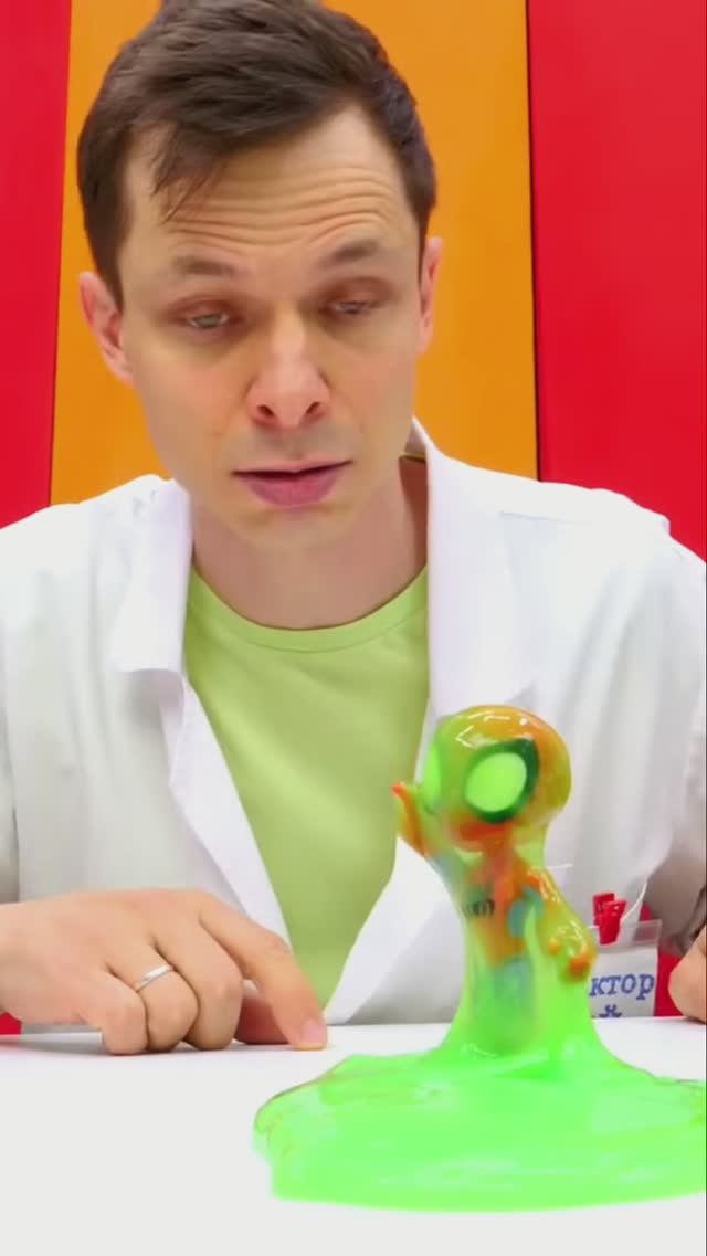 Человек-паук и жвачка!😱 Мегаклиника спешит на помощь 🚑 #весело #человекпаук #игрушкидлядетей смотреть онлайн