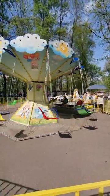 Череповец. Куда пойти отдохнуть с детьми. Конечно на аттракционы. Весёлая карусель. смотреть онлайн