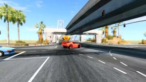 МЕГА ГРУЗОВИК НА БОЛЬШИХ КОЛЕСАХ ПРОТИВ МАШИНОК МОЛНИЯ В ИГРЕ BEAMNG DRIVE
