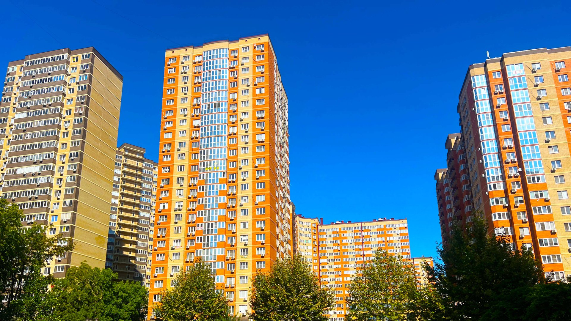 Красивая квартира с евроремонтом, мебелью и отличной локацией! смотреть онлайн