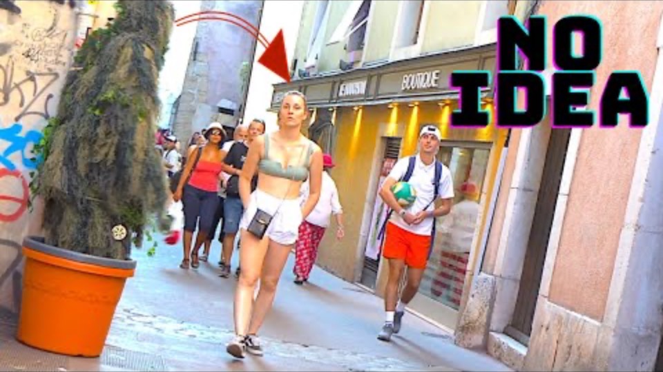 BUSHMAN PRANK, (AMAZING SCARES IN FRANCE) EPIC смотреть онлайн