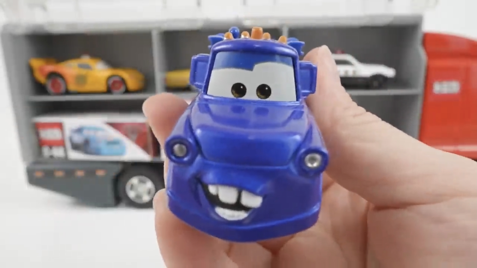 Разные игрушечные машинки смотреть онлайн