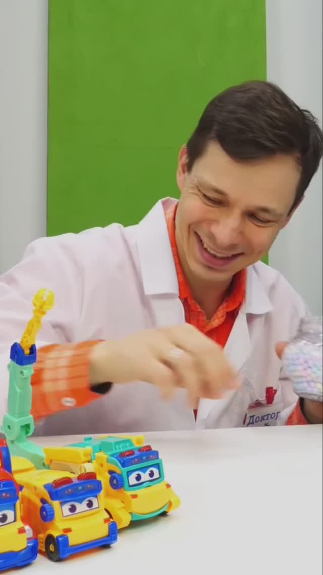 Трансформеры в лаборатории! Что он натворит 🧪🤯 #весело #трансформеры #игрушкидлядетей смотреть онлайн