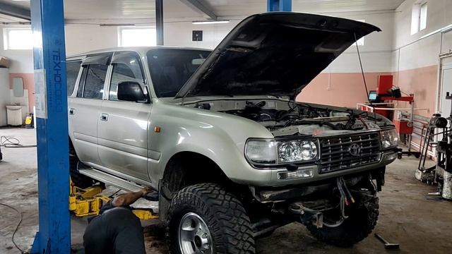 Toyota Land Cruiser 80 4,2D МТ. Замена двигателя и подушек кузова 1 часть (архив) смотреть онлайн
