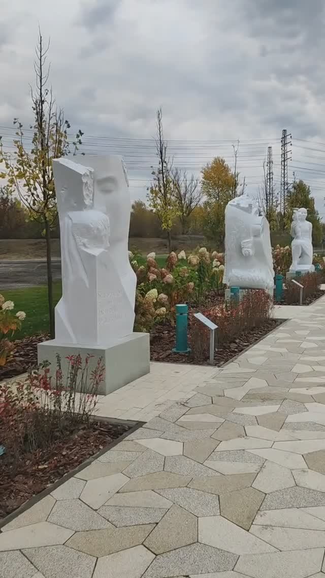 Белгород. Скульптурный симпозиум "Отражение" из мраморных скульптур открыли в парке Берега. #storts смотреть онлайн