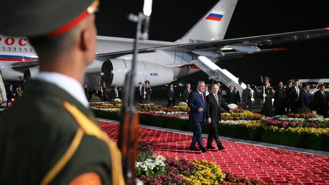 Путин в Душанбе: как начался государственный визит президента в Таджикистан смотреть онлайн