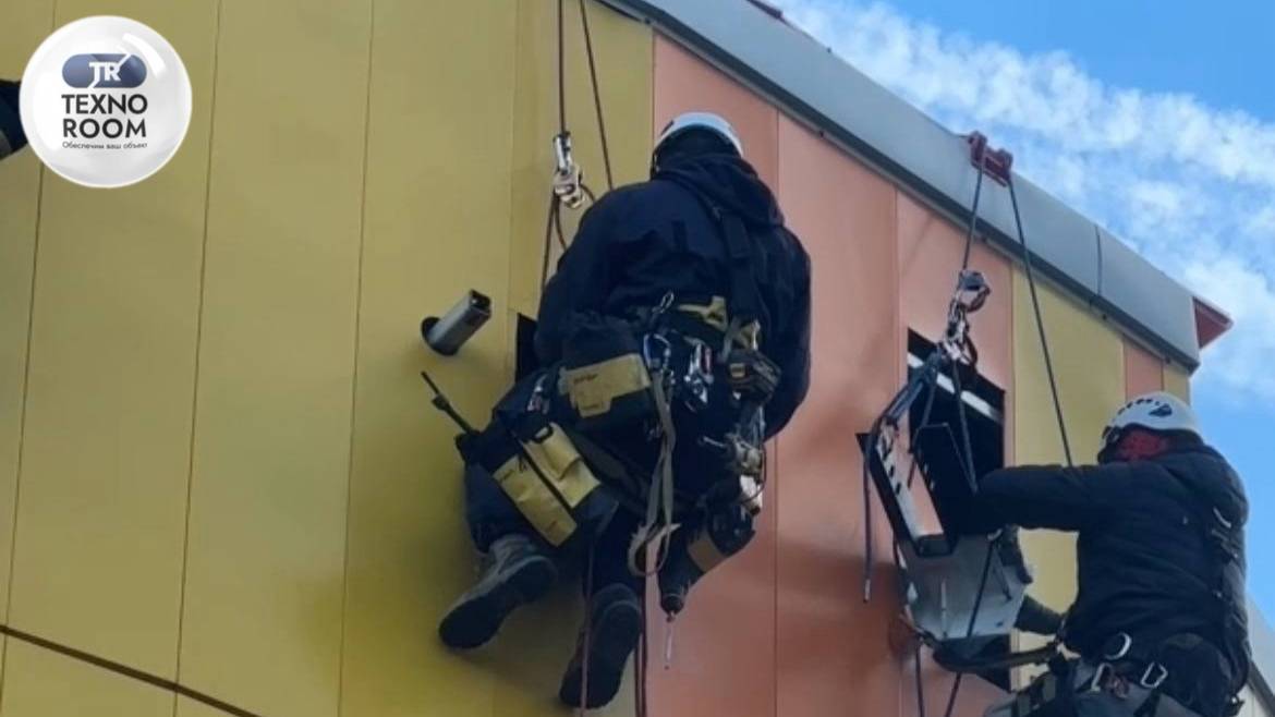 ТЕХНОРУМ на объекте - монтаж медиафасада