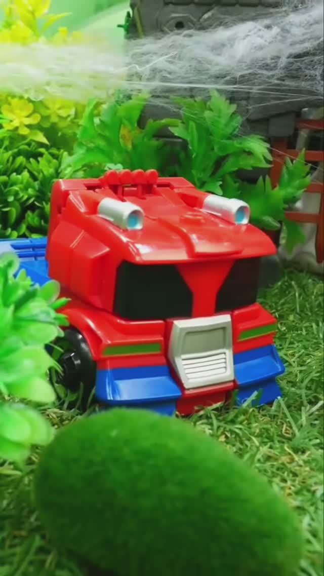 Трансформер и Замок с Привидениями! Оптимус, Берегись! #весело #трансформеры #игрушкидлядетей смотреть онлайн