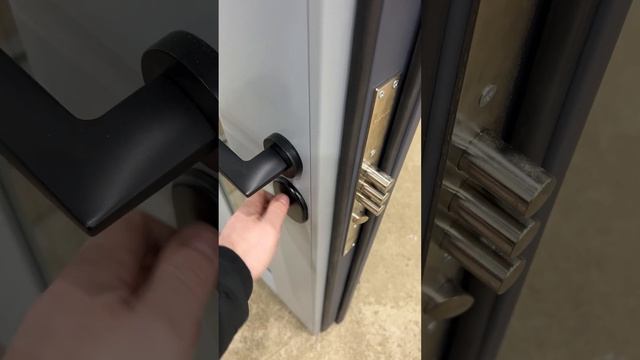 Термодверь со стеклом|Металлические рейки на полотне|Двери Оптима. #входныедвери #ремонт