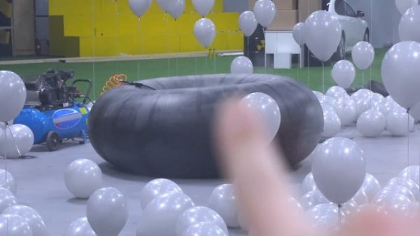 Что, если колесо трактора бесконечно накачивать насосом?