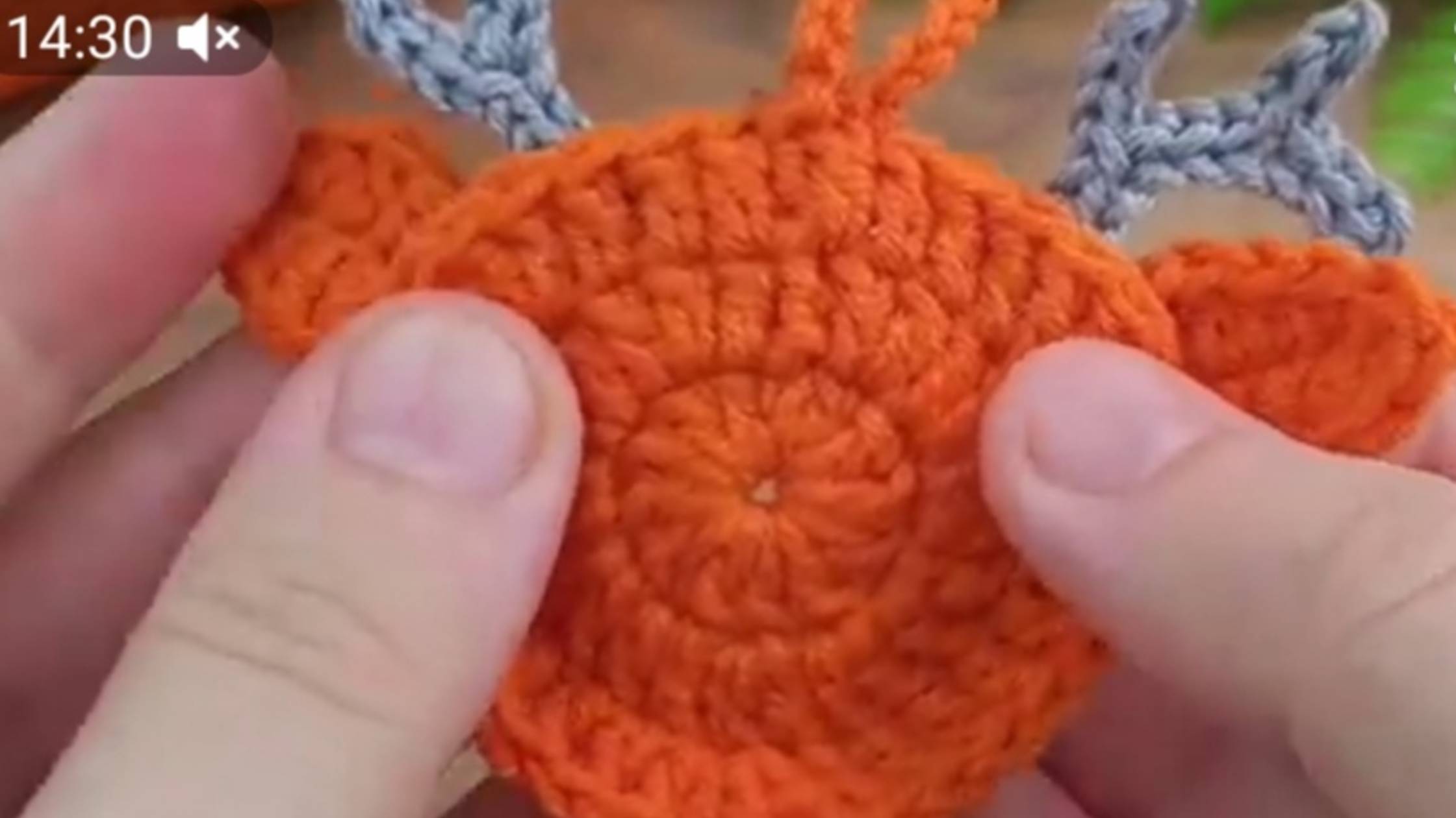 Брелок / подвеска крючком😍 #все_в_жизни_связано #вязаниекрючком смотреть онлайн