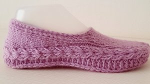 Следки сиреневые удобные и теплые. / Подробно как вязала./