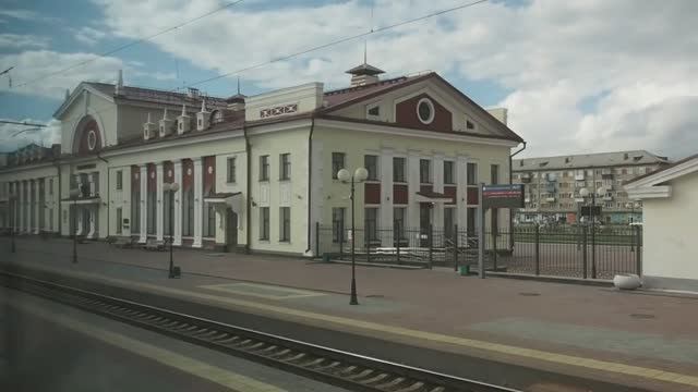 Станция Татарская (город Татарск). Вид из окна поезда (Транссибирская магистраль). смотреть онлайн