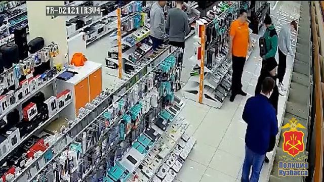 В Анжеро-Судженске будут судить жителя Оренбургской области, который похитил музыкальную колонку смотреть онлайн