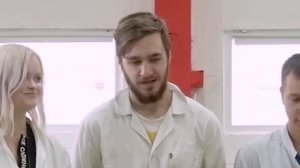 ЗАКРЫЛИ В КУБЕ С 1000 ТАРАКАНАМИ НА ЦЕЛЫЙ ЧАС!