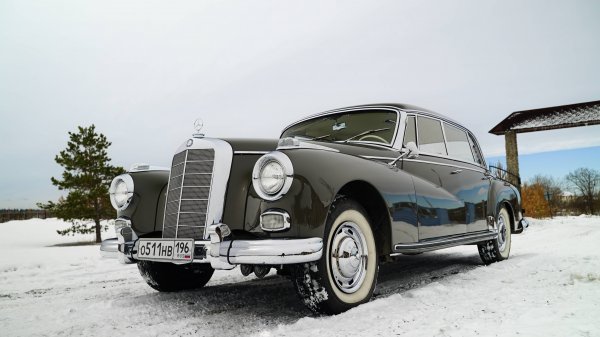 Mercedes-Benz Adenauer