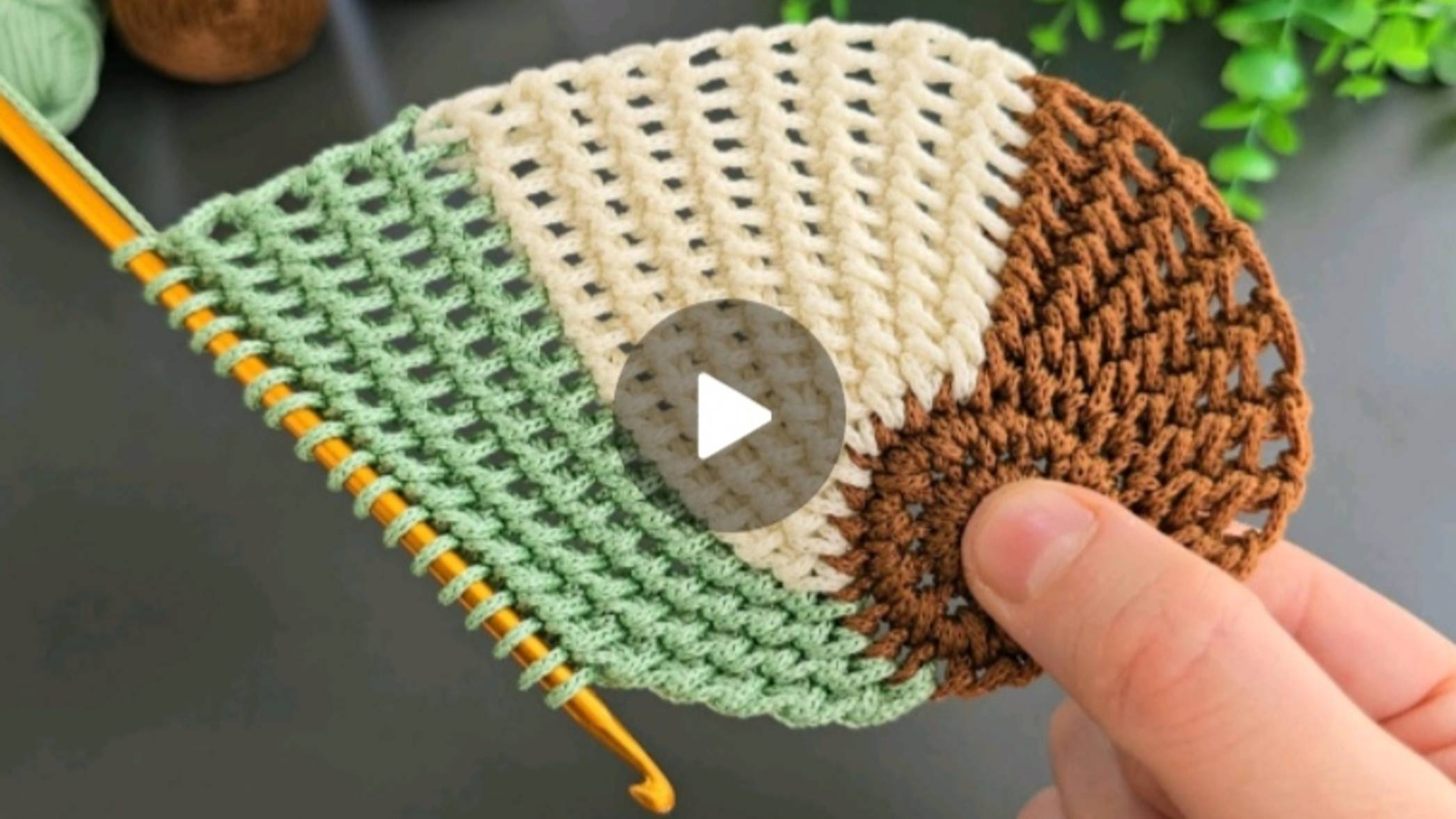 Очаровательная салфетка листик крючком 🌱 #все_в_жизни_связано #всевжизнисвязано смотреть онлайн