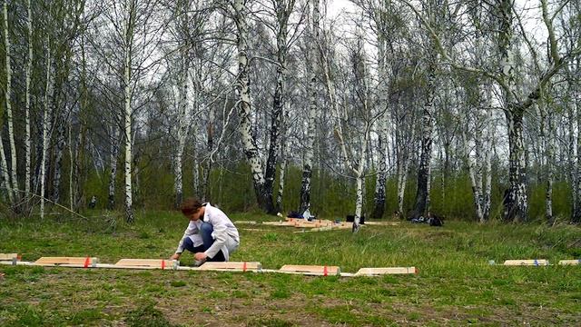 ЭКСПЕРИМЕНТ - ДОМИНО ИЗ ЛЕЗВИЙ И БАЛЛОНЧИКОВ КРАСКИ! смотреть онлайн