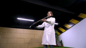 Что, если струны у гитары заменить на канцелярские резинки?