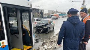 ДТП в Новосибирске каршеринга и автобуса