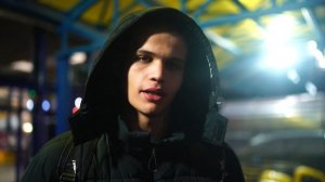 РЕАЛЬНО ЛИ ПРОПИАРИТЬ КАНАЛ, РАСКЛЕИВАЯ ЛИСТОВКИ?