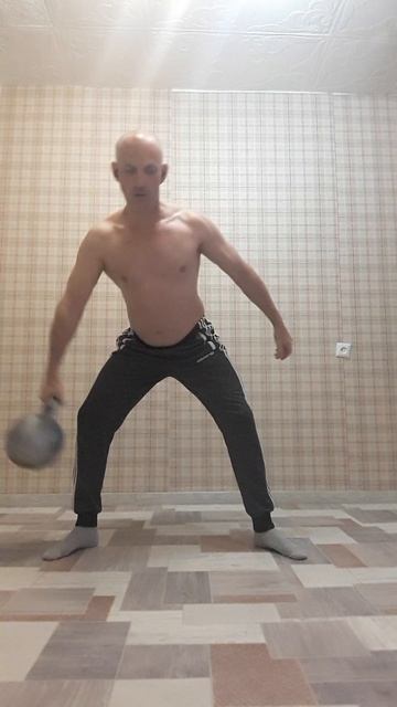 Утренняя зарядка с пудовкой(16 кг. гиря).