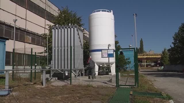 Новое оборудование – газификатор кислорода – установили в цехе металлоконструкций ОЭМК смотреть онлайн