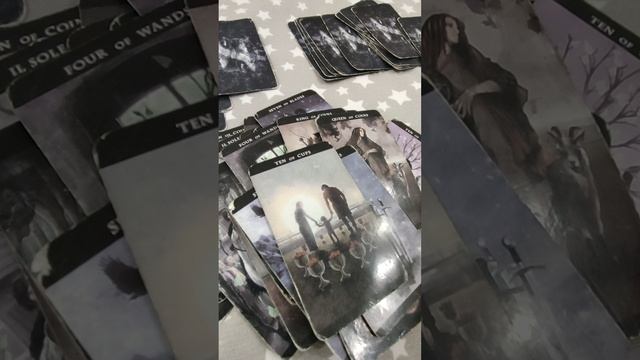 РАСКЛАД ТАРО ЕСТЬ ЛИ ВЫ В ЕГО МЫСЛЯХ В ЕГО МЕЧТАХ ГАДАНИЕ