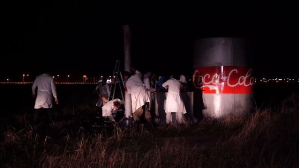 10 000 LITERS COCA-COLA VS MENTOS